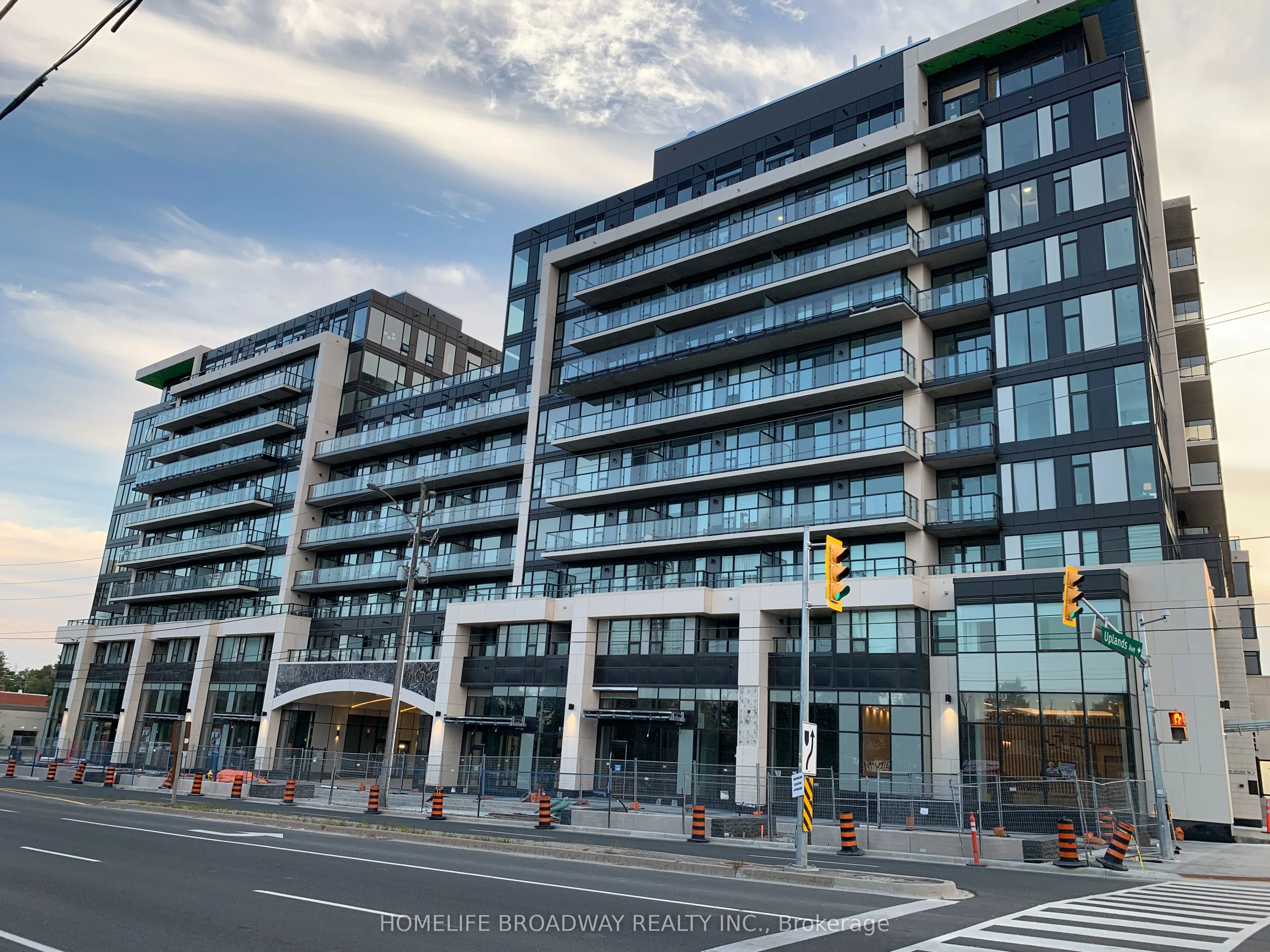 8188 Yonge Street, #706