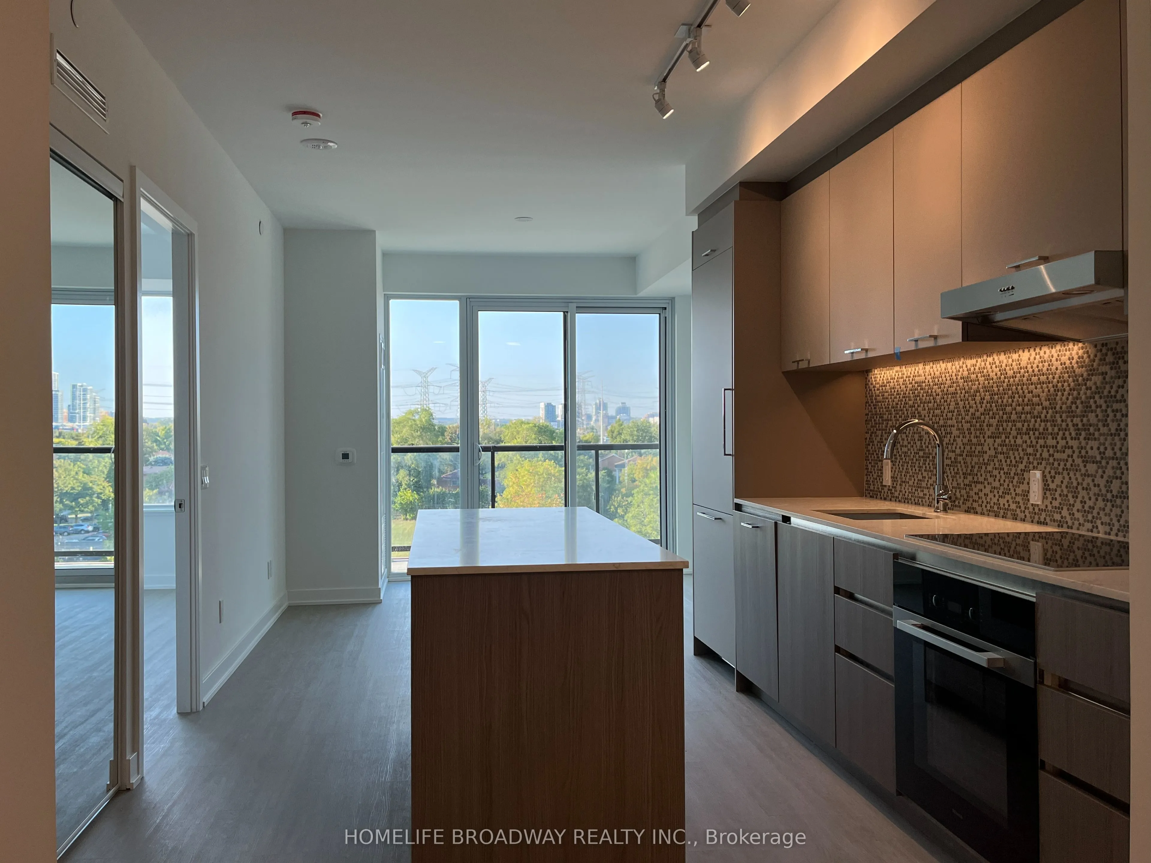 8188 Yonge Street, #706