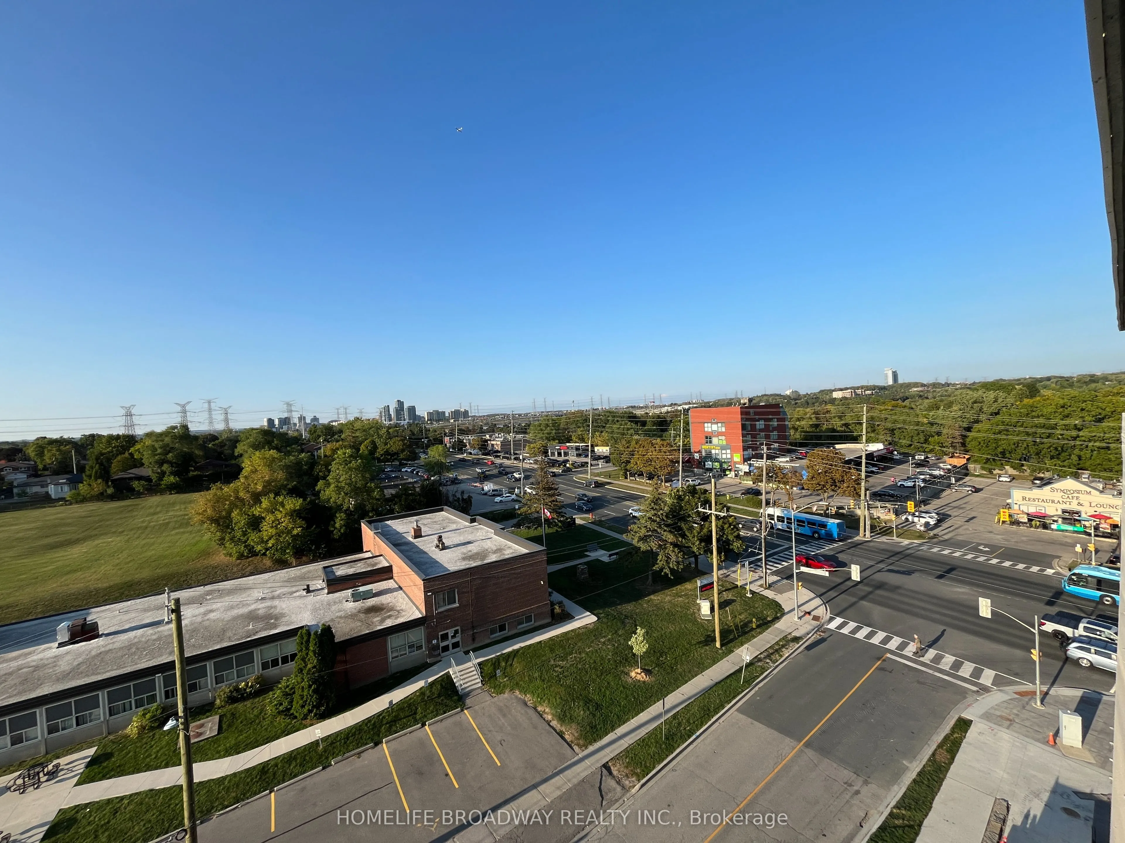 8188 Yonge Street, #706