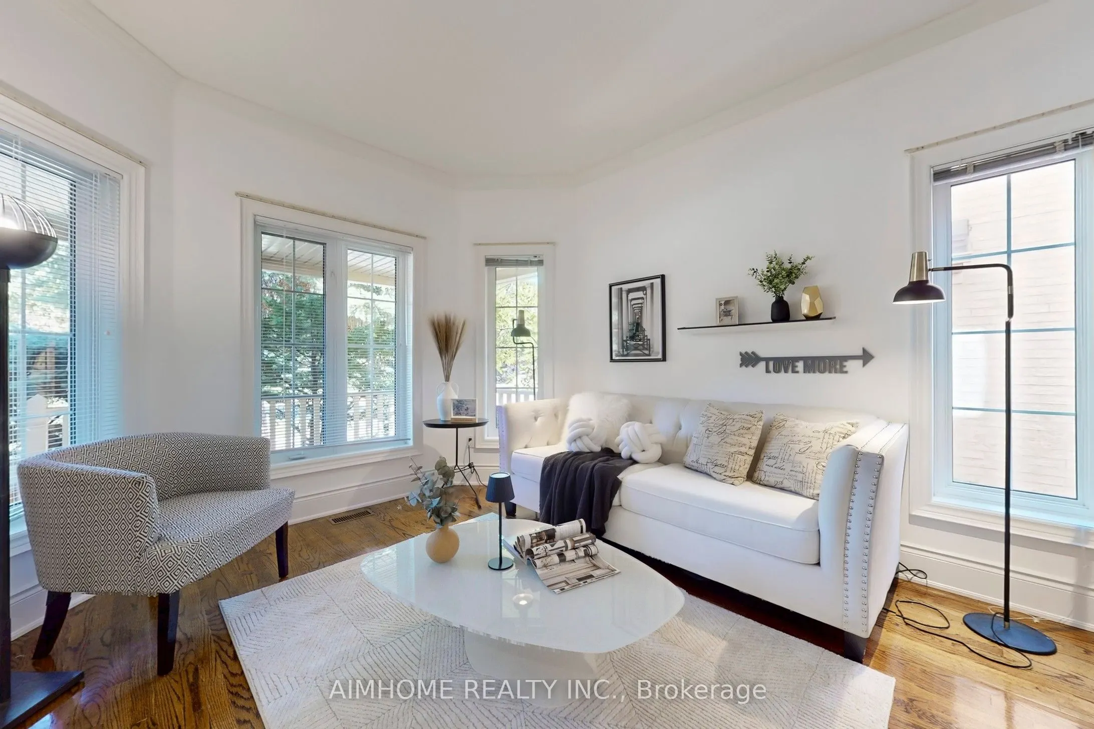 812 Foxcroft Boulevard