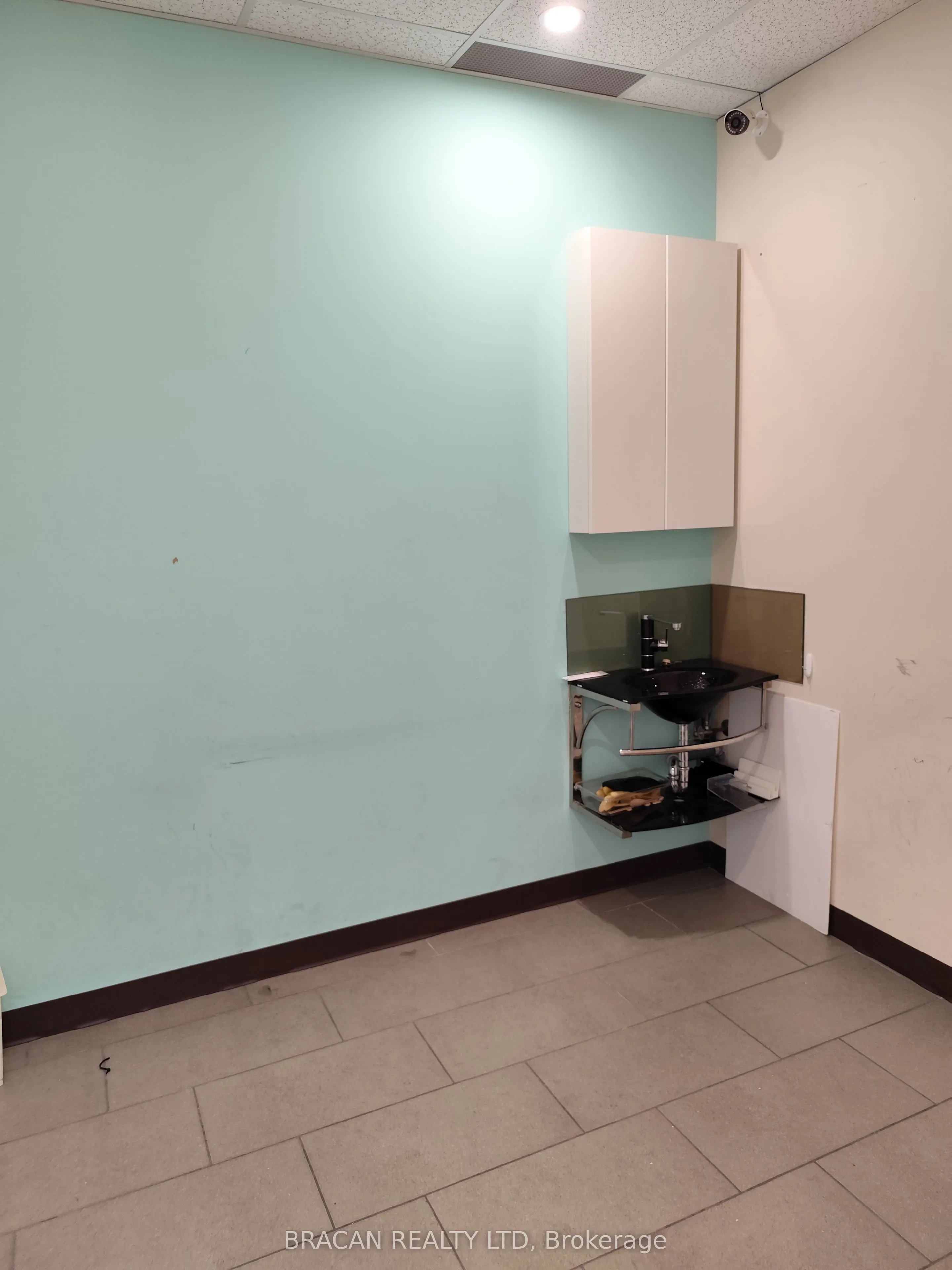 8333 Kennedy Road W, #2001