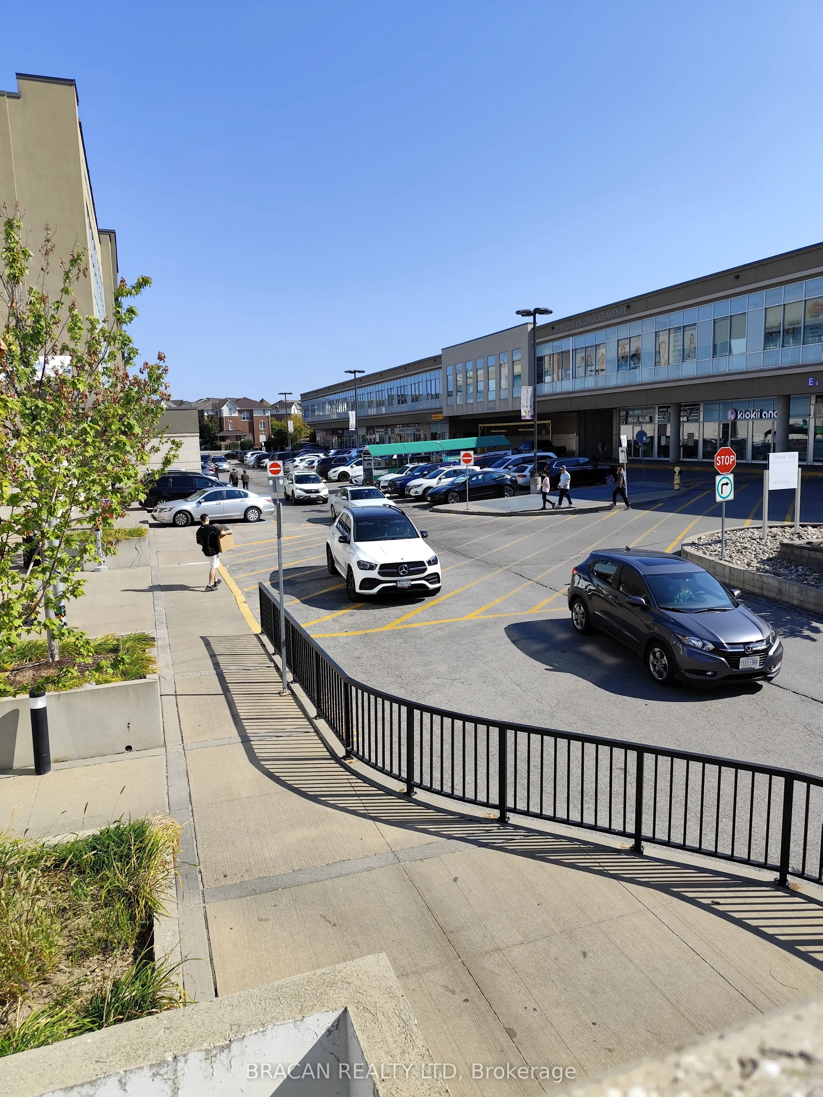 8333 Kennedy Road W, #2001