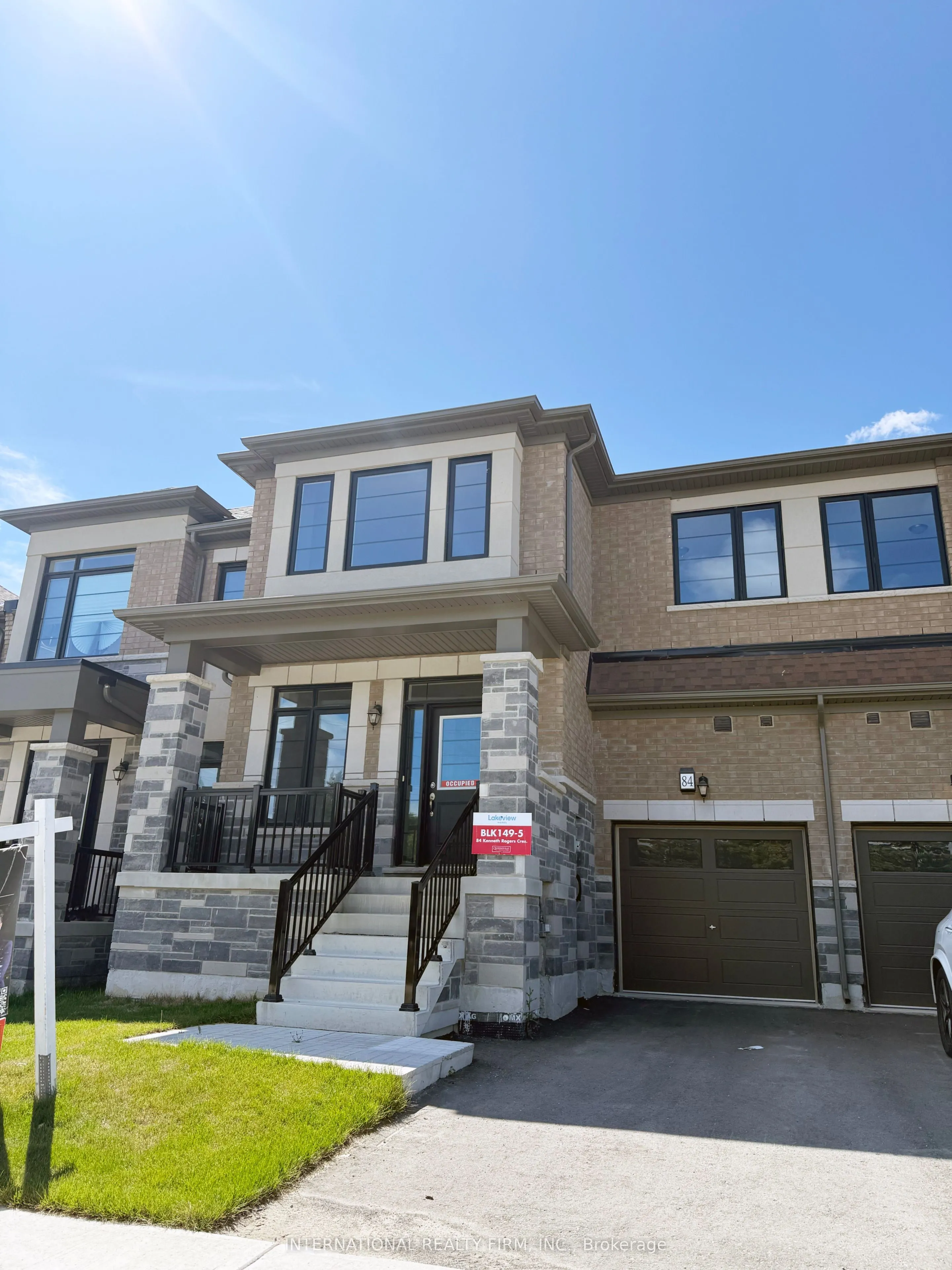 84 Kenneth Rogers Crescent
