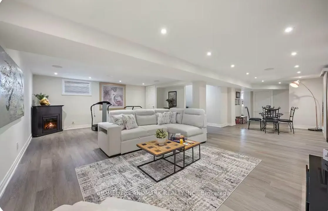 1739 Mount Albert Road