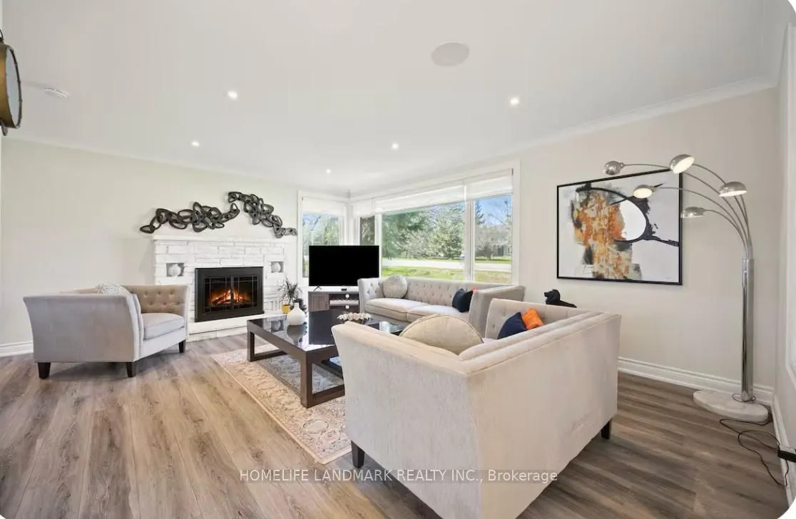 1739 Mount Albert Road