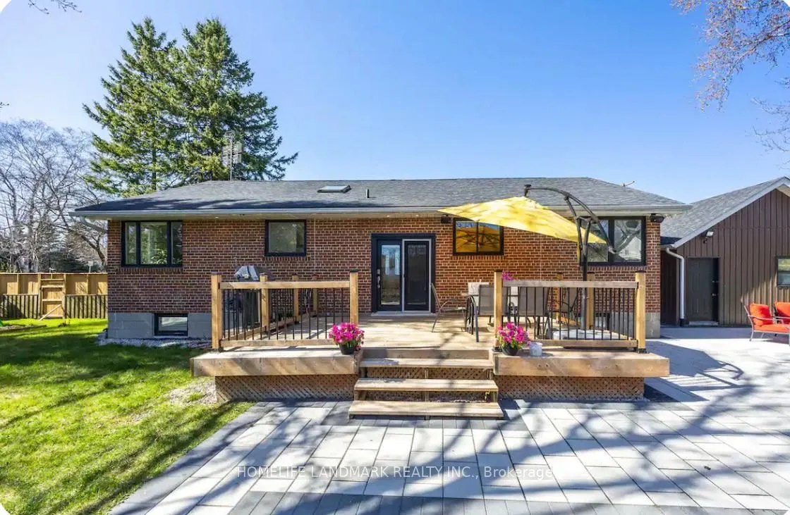 1739 Mount Albert Road