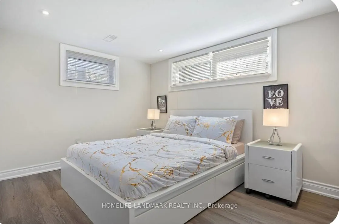 1739 Mount Albert Road