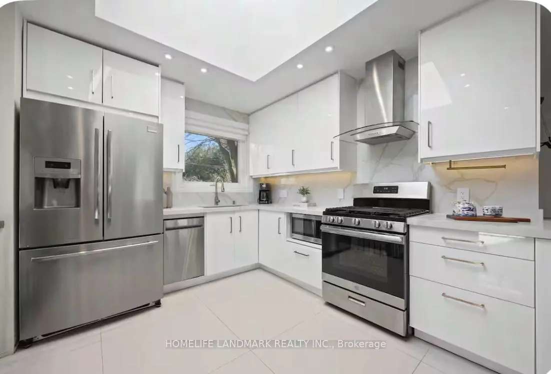1739 Mount Albert Road