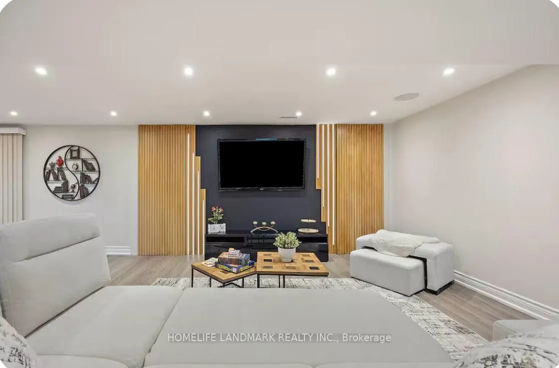 1739 Mount Albert Road