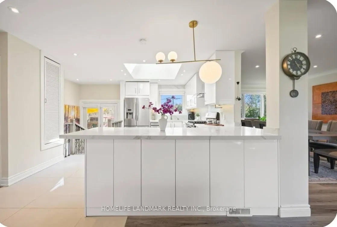 1739 Mount Albert Road