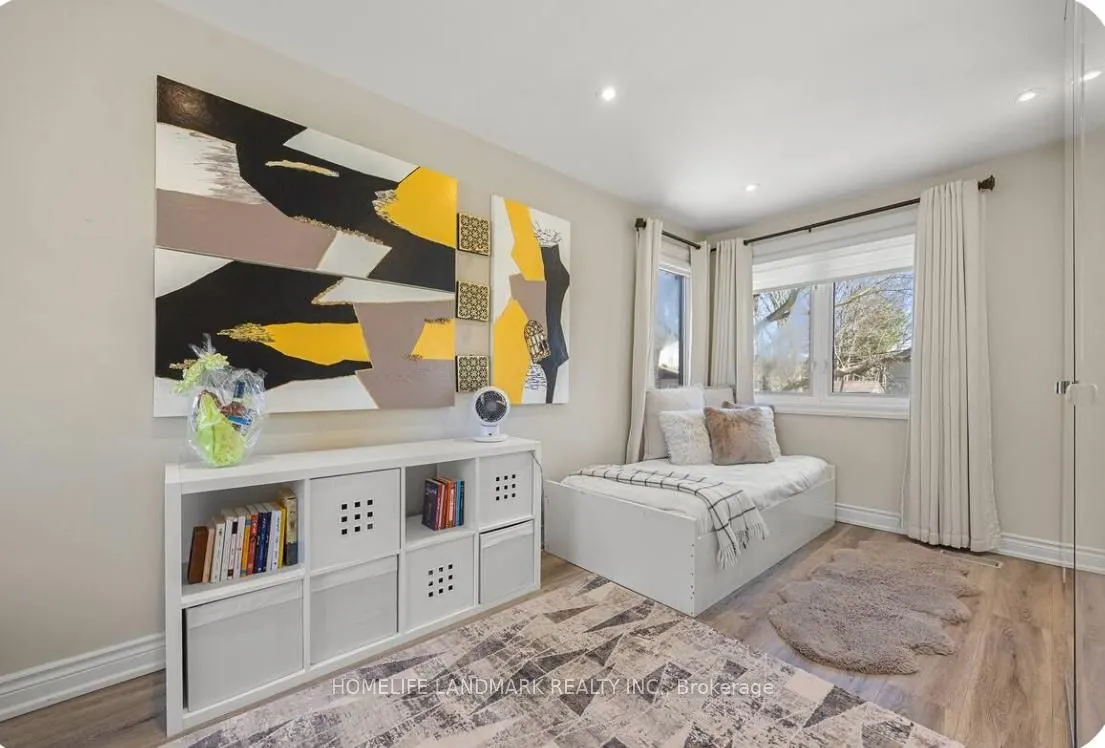1739 Mount Albert Road