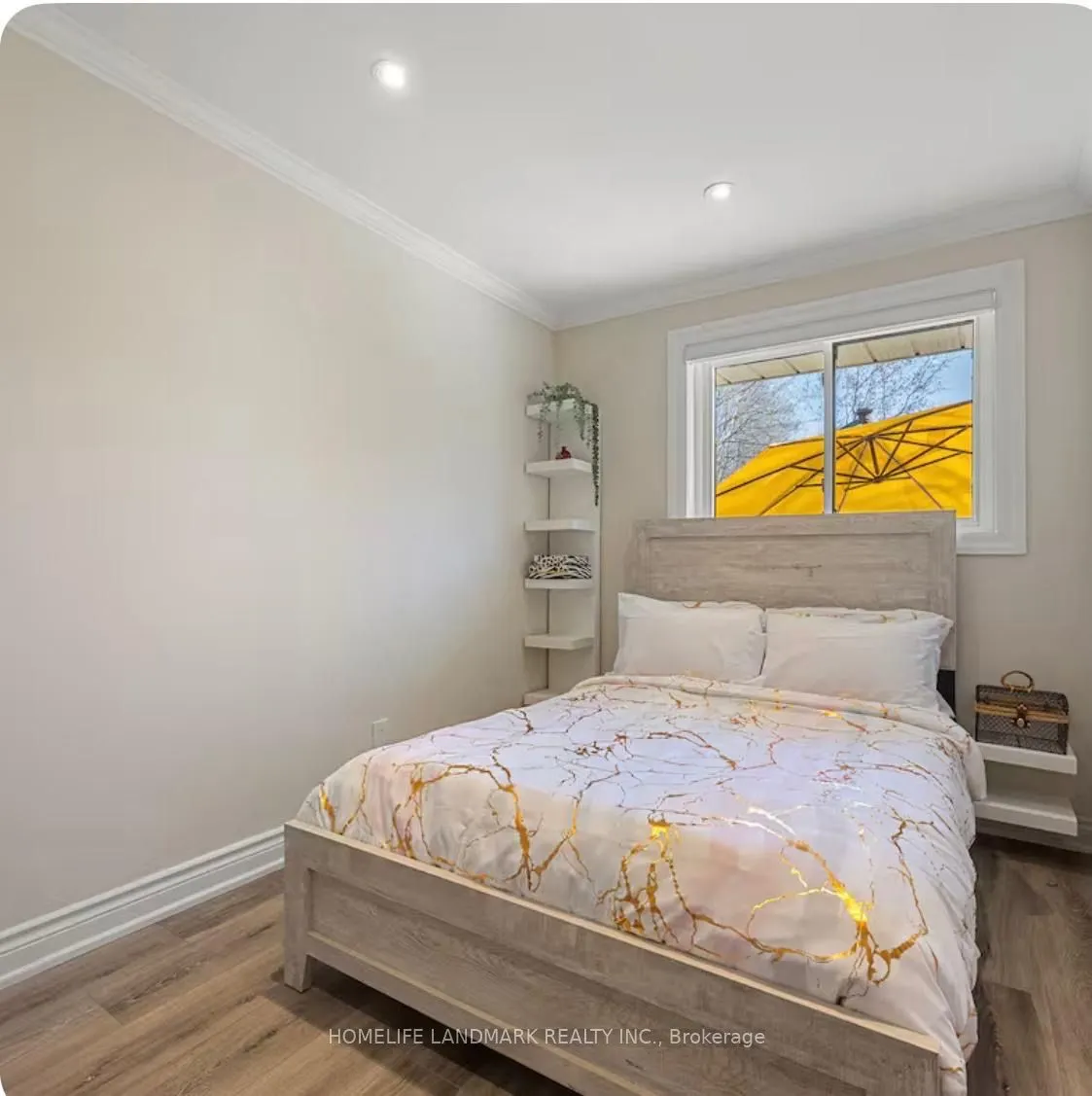 1739 Mount Albert Road
