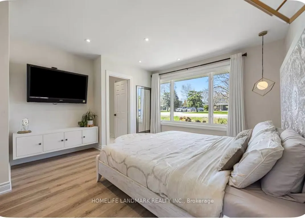 1739 Mount Albert Road