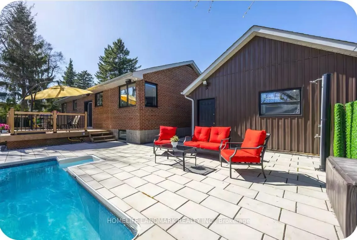 1739 Mount Albert Road