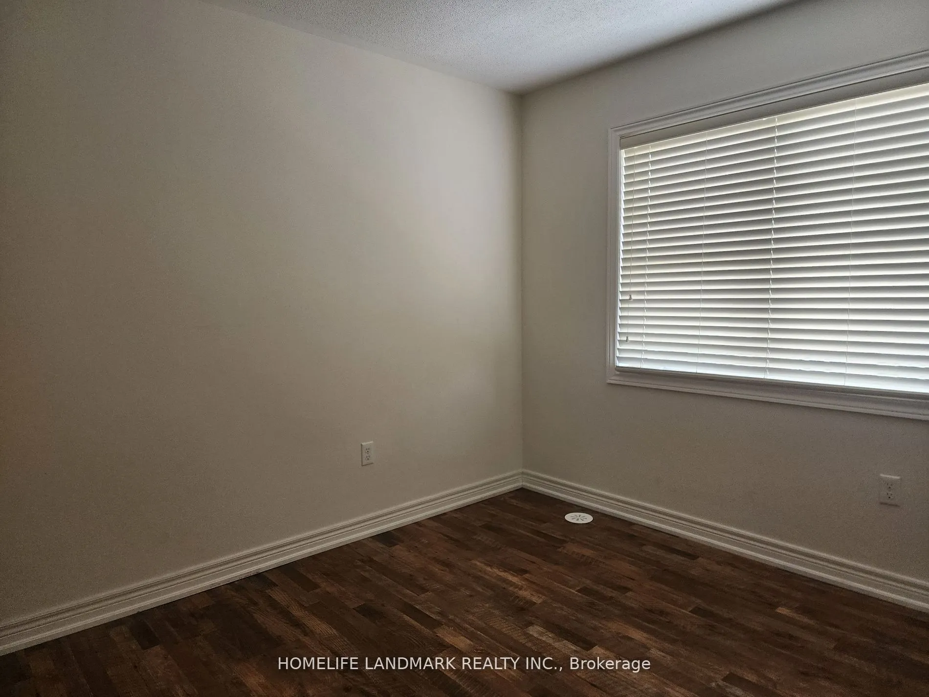 79 Roy Grove Way