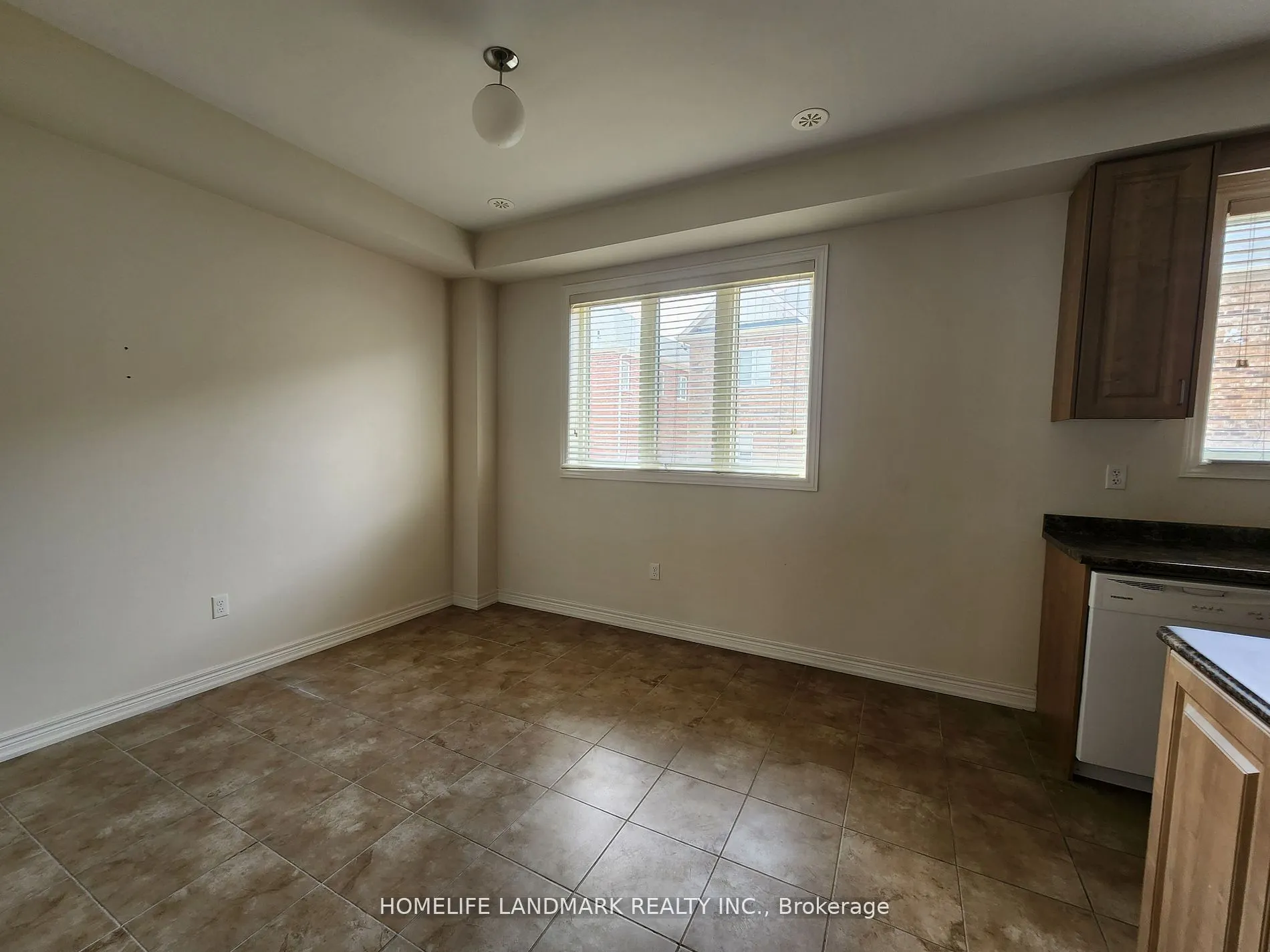 79 Roy Grove Way