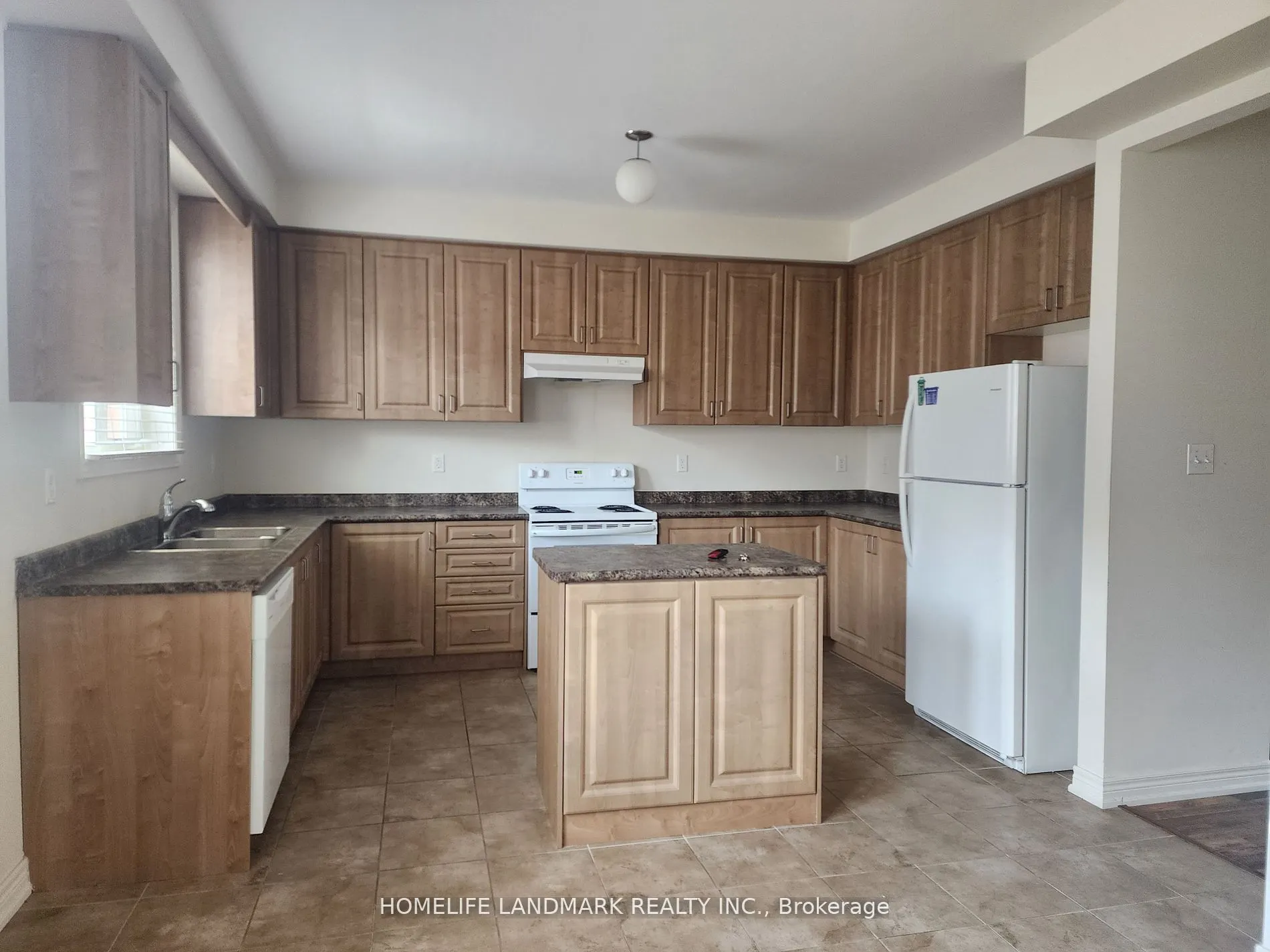 79 Roy Grove Way