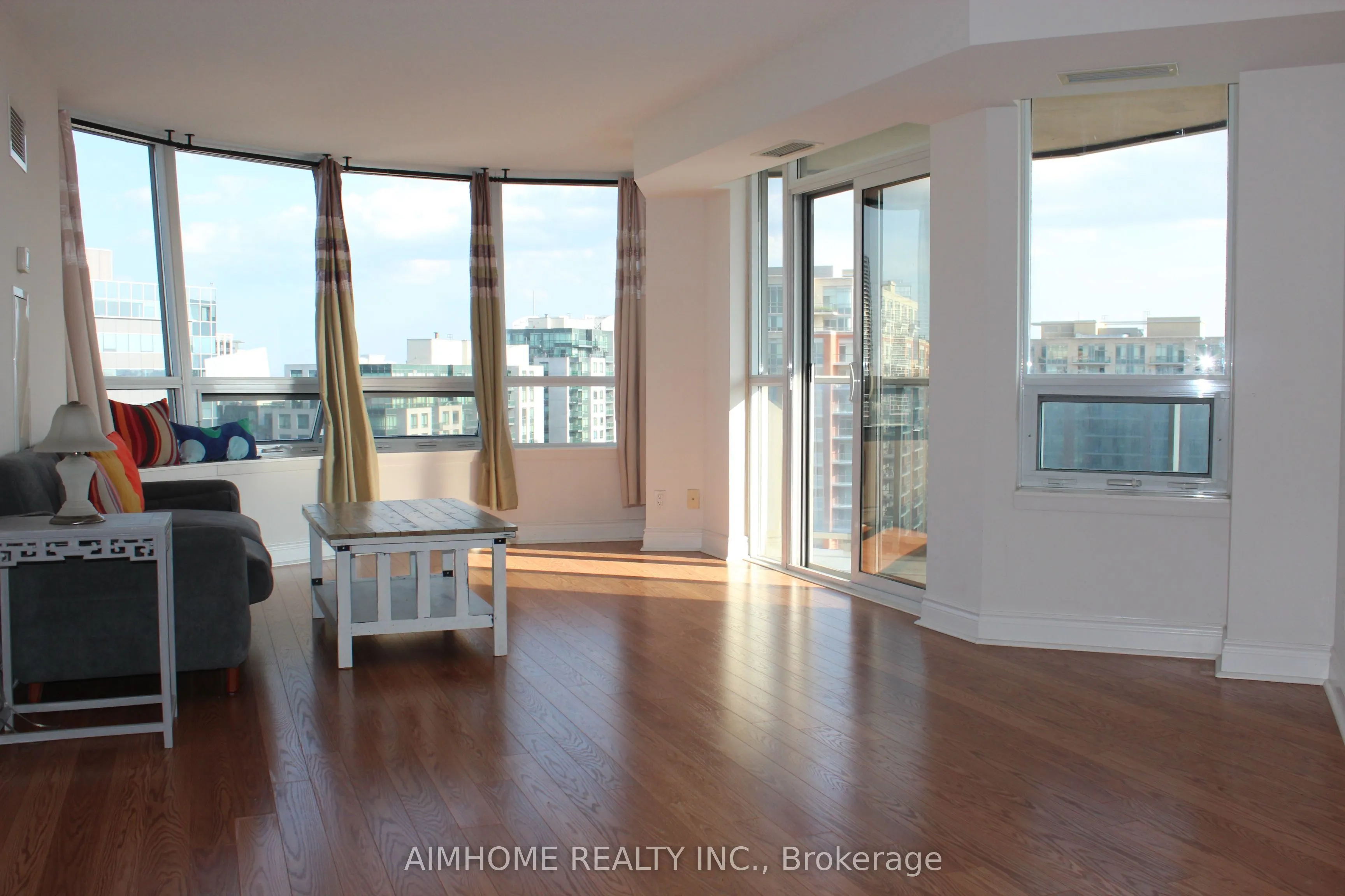 23 Cox Boulevard, #1558