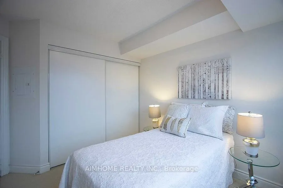 23 Cox Boulevard, #1558