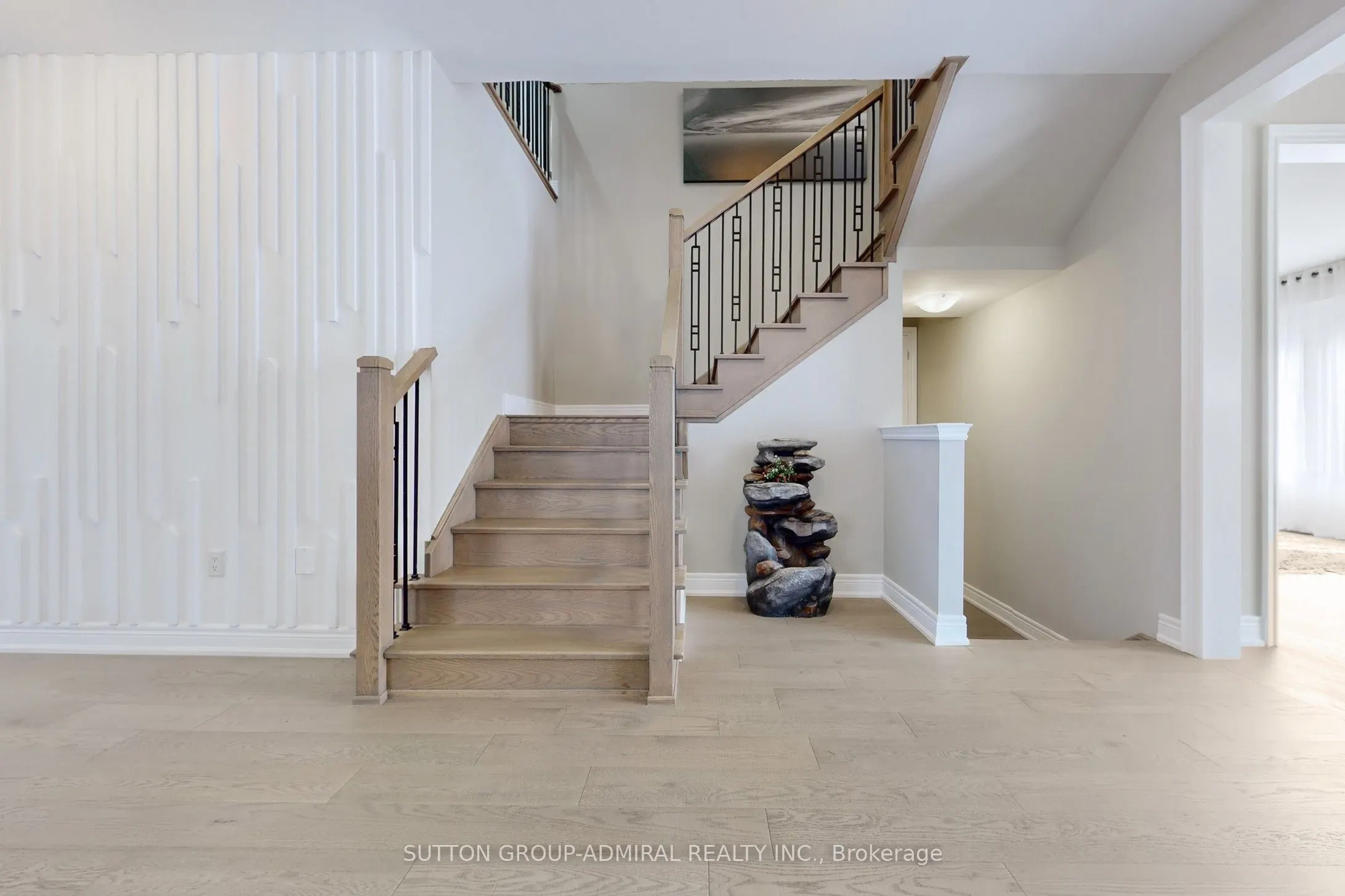 99 Kingknoll Crescent