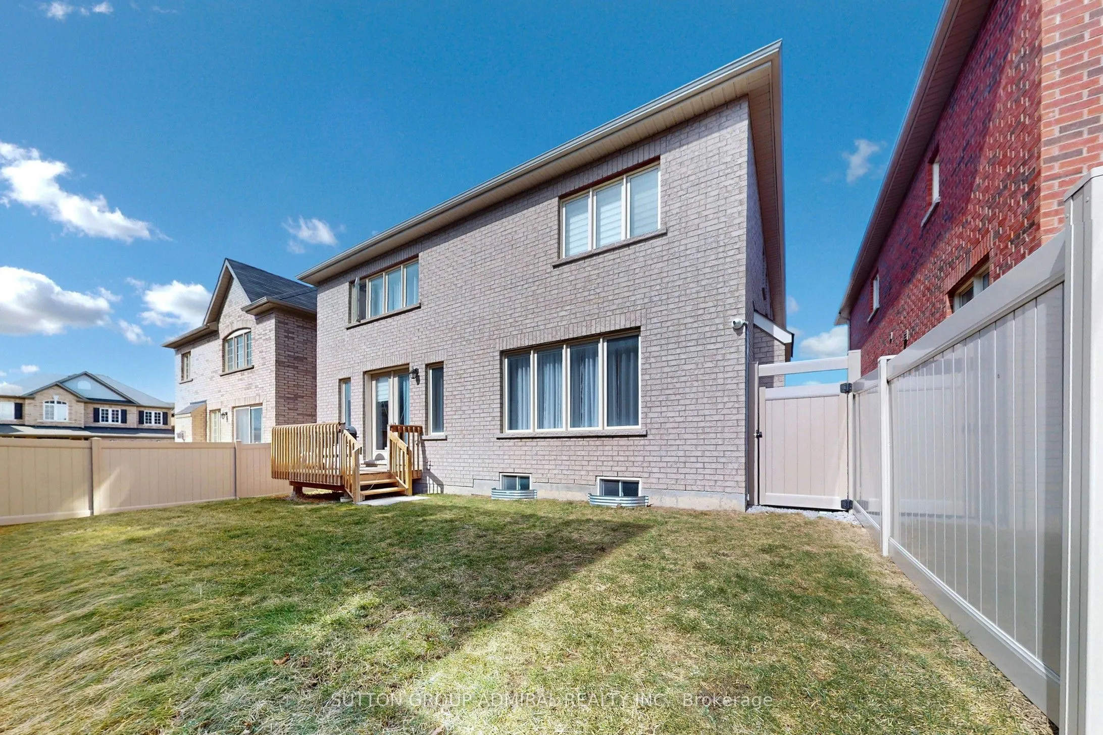 99 Kingknoll Crescent