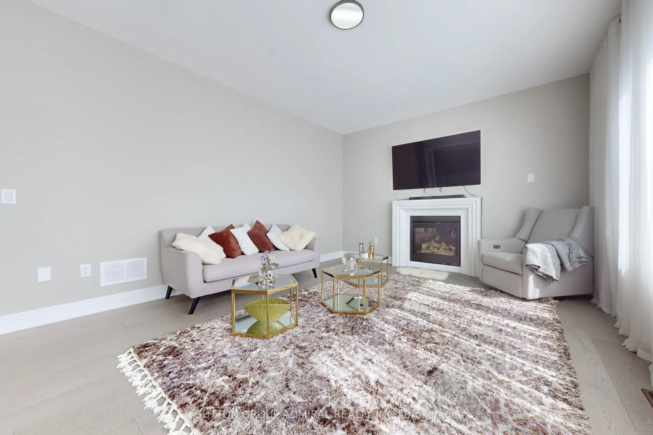 99 Kingknoll Crescent