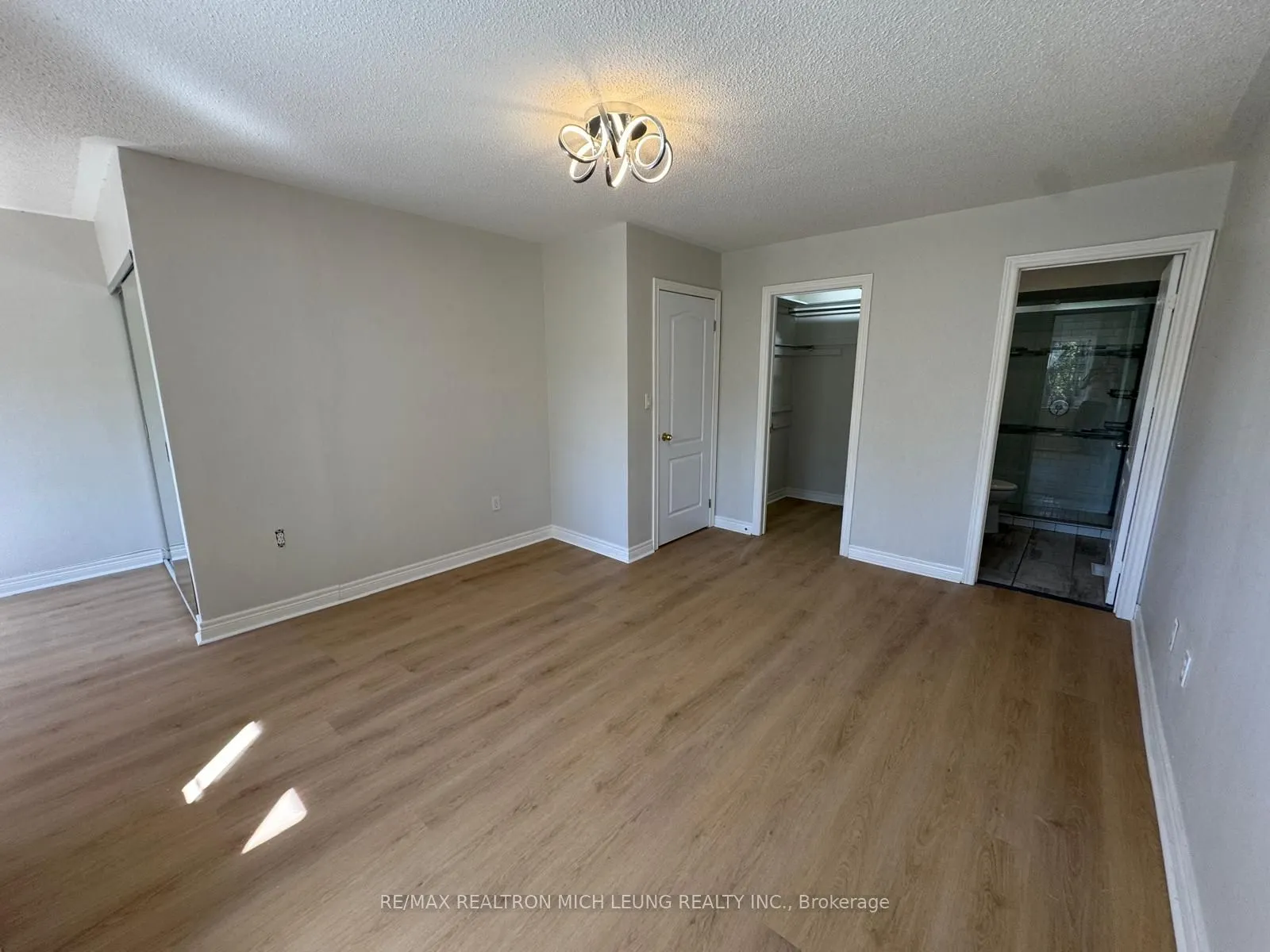 138 Denise Circle