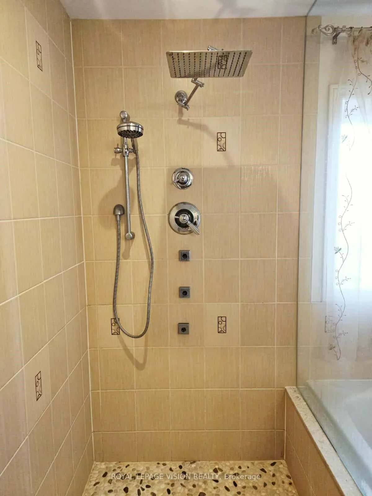 41 Treetops Boulevard