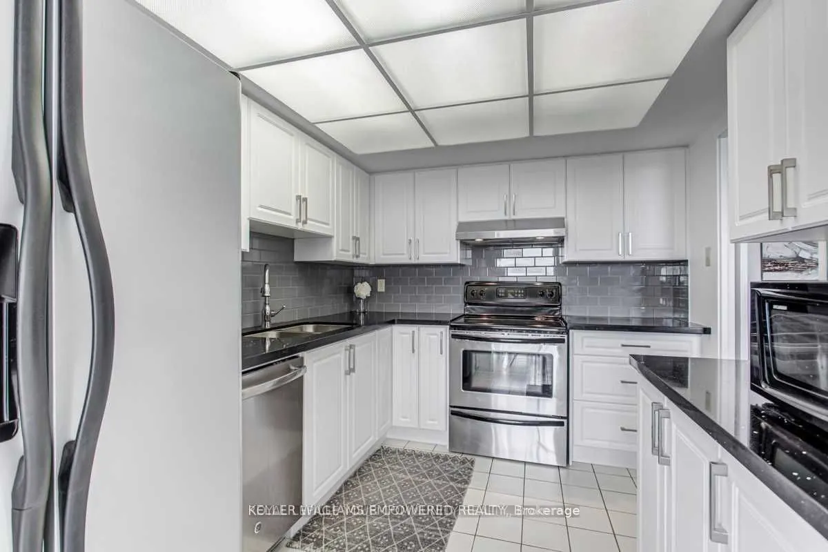 20 Harding Boulevard W, #707