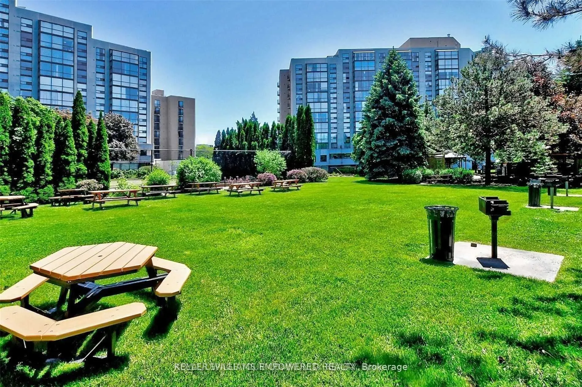 20 Harding Boulevard W, #707