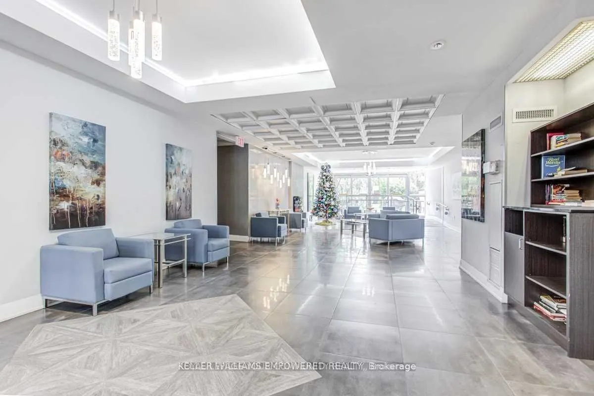 20 Harding Boulevard W, #707