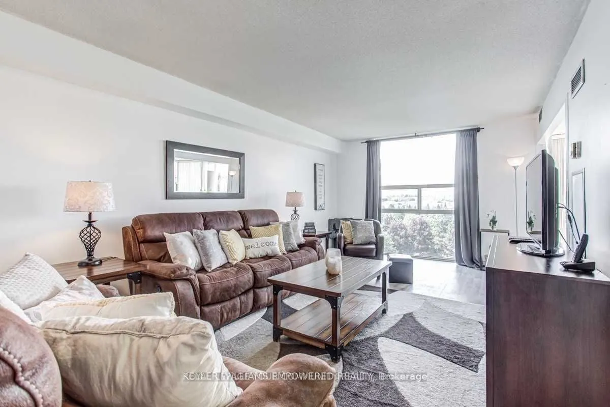 20 Harding Boulevard W, #707