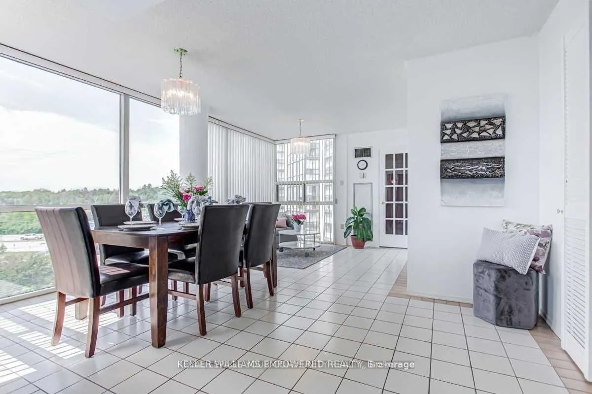 20 Harding Boulevard W, #707