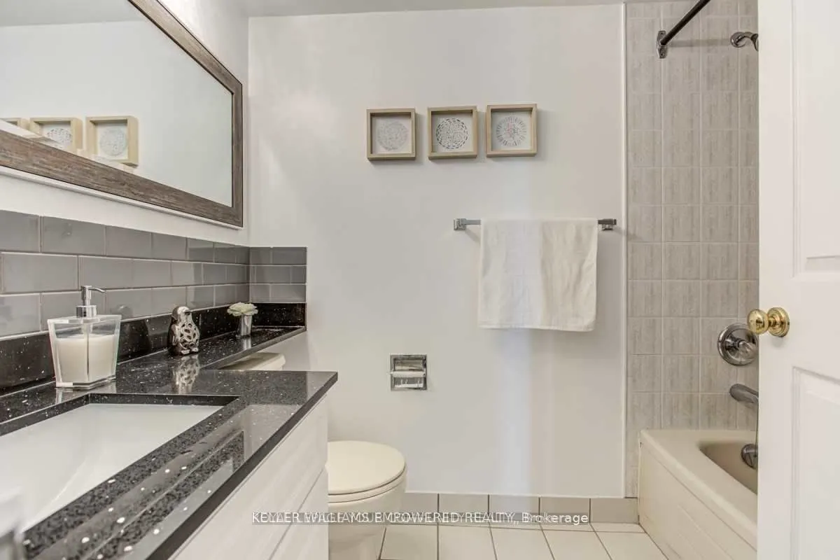 20 Harding Boulevard W, #707