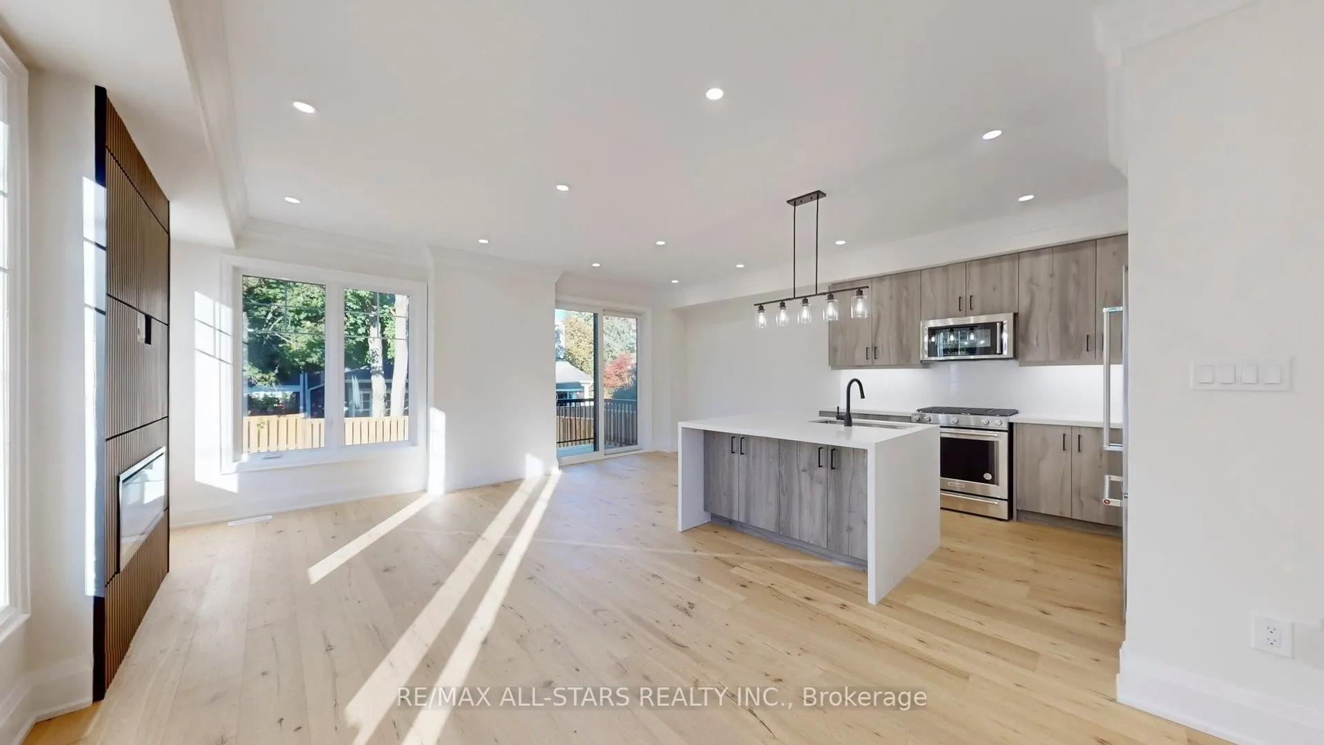 50 Third Avenue S
