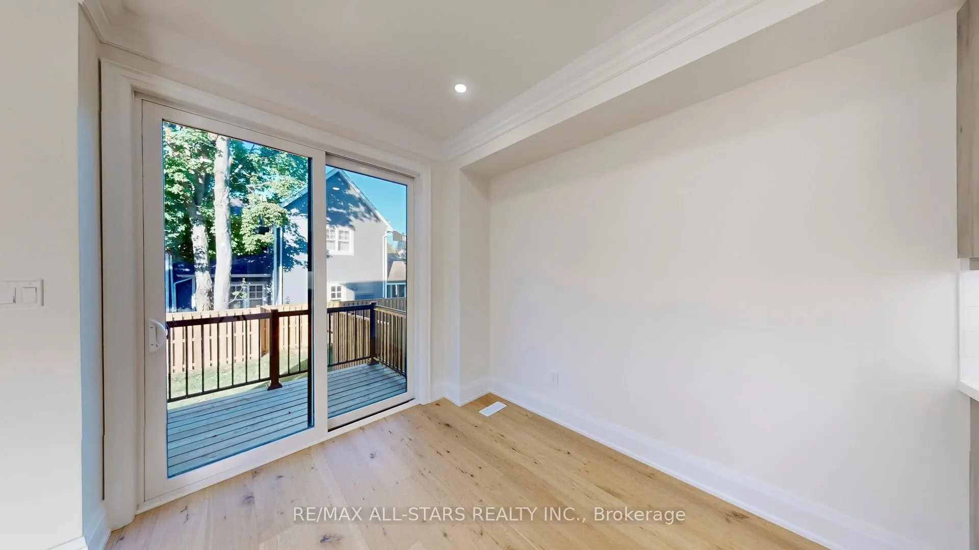 50 Third Avenue S