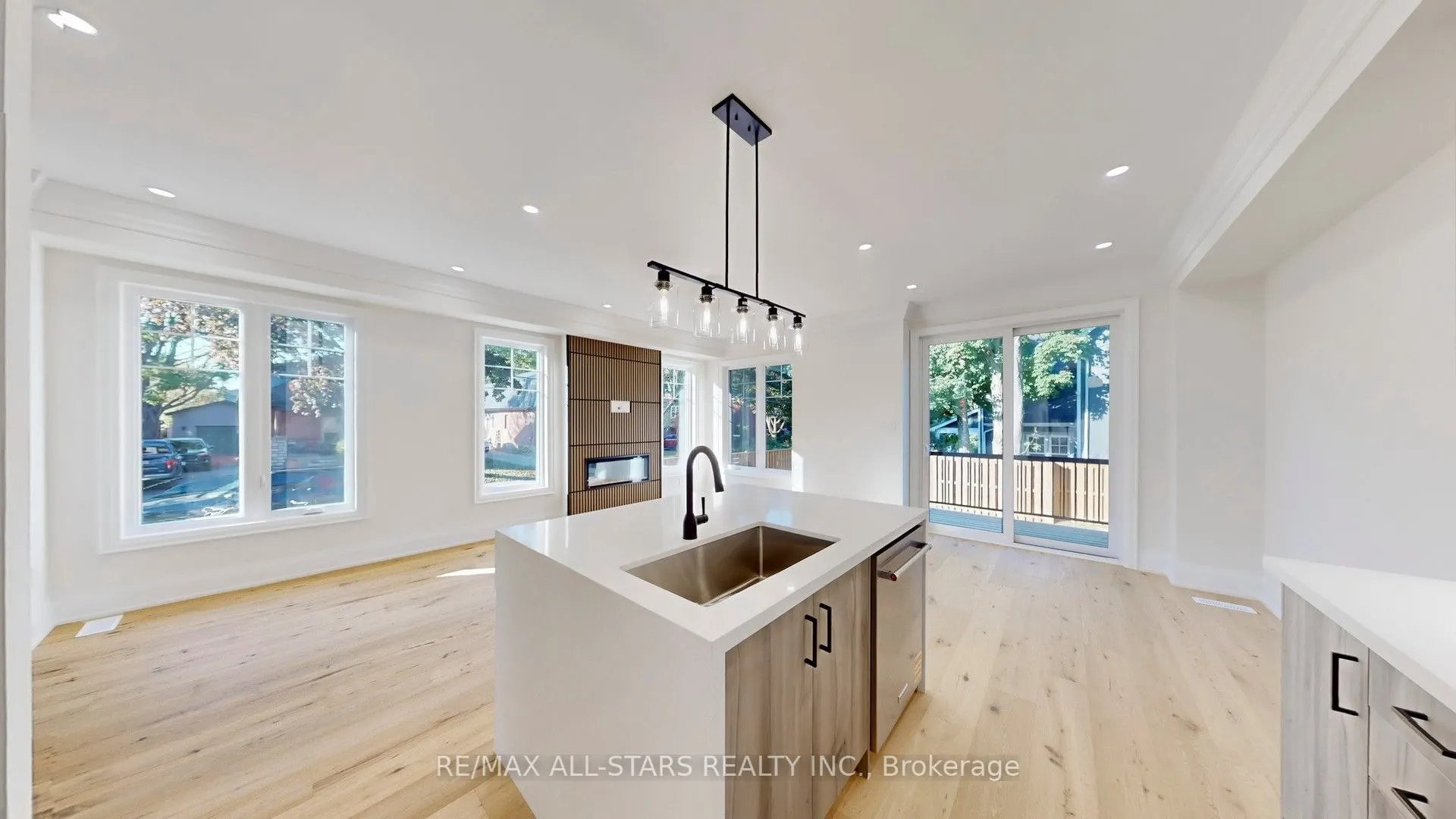 50 Third Avenue S