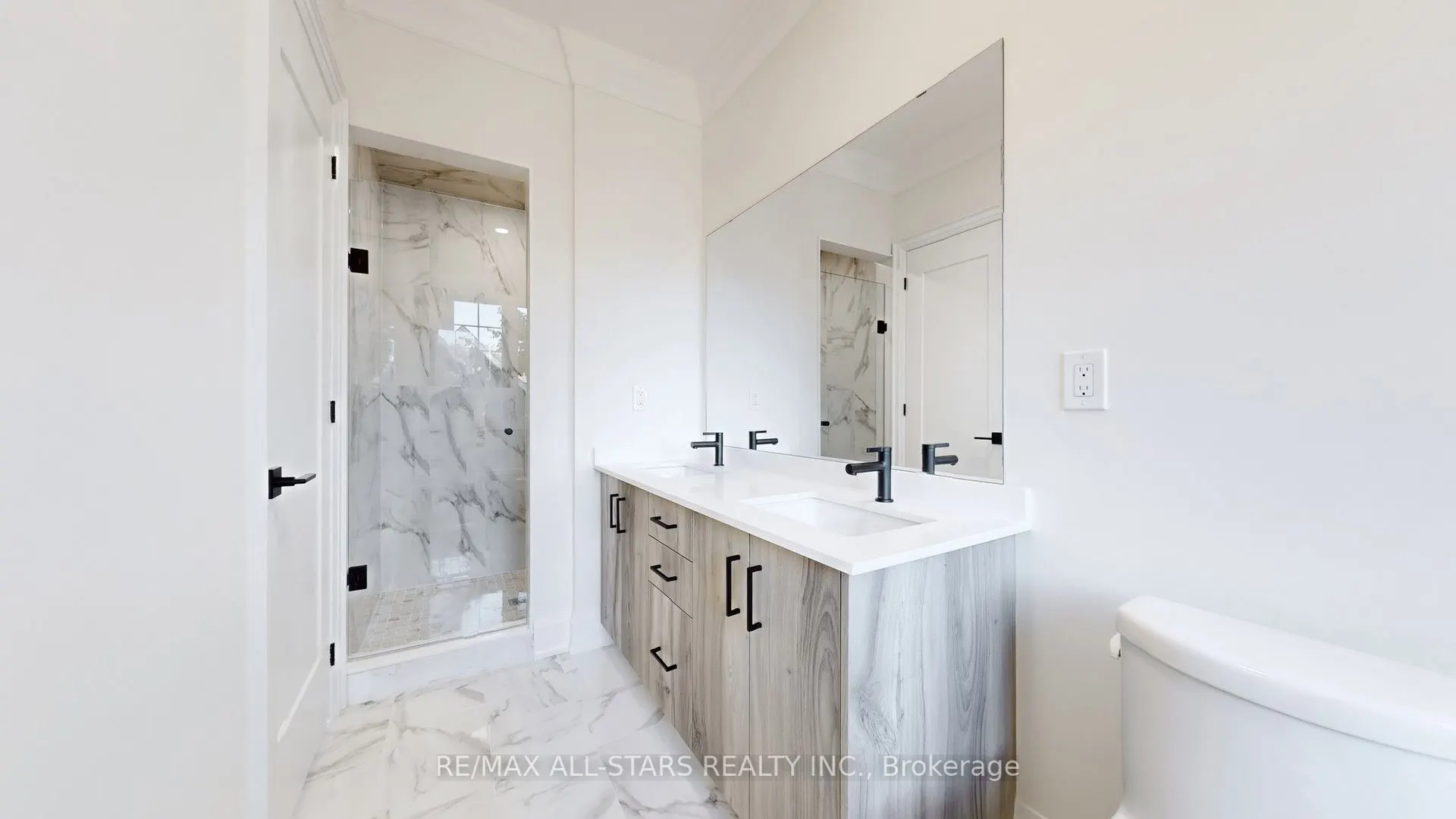 48 Third Avenue S