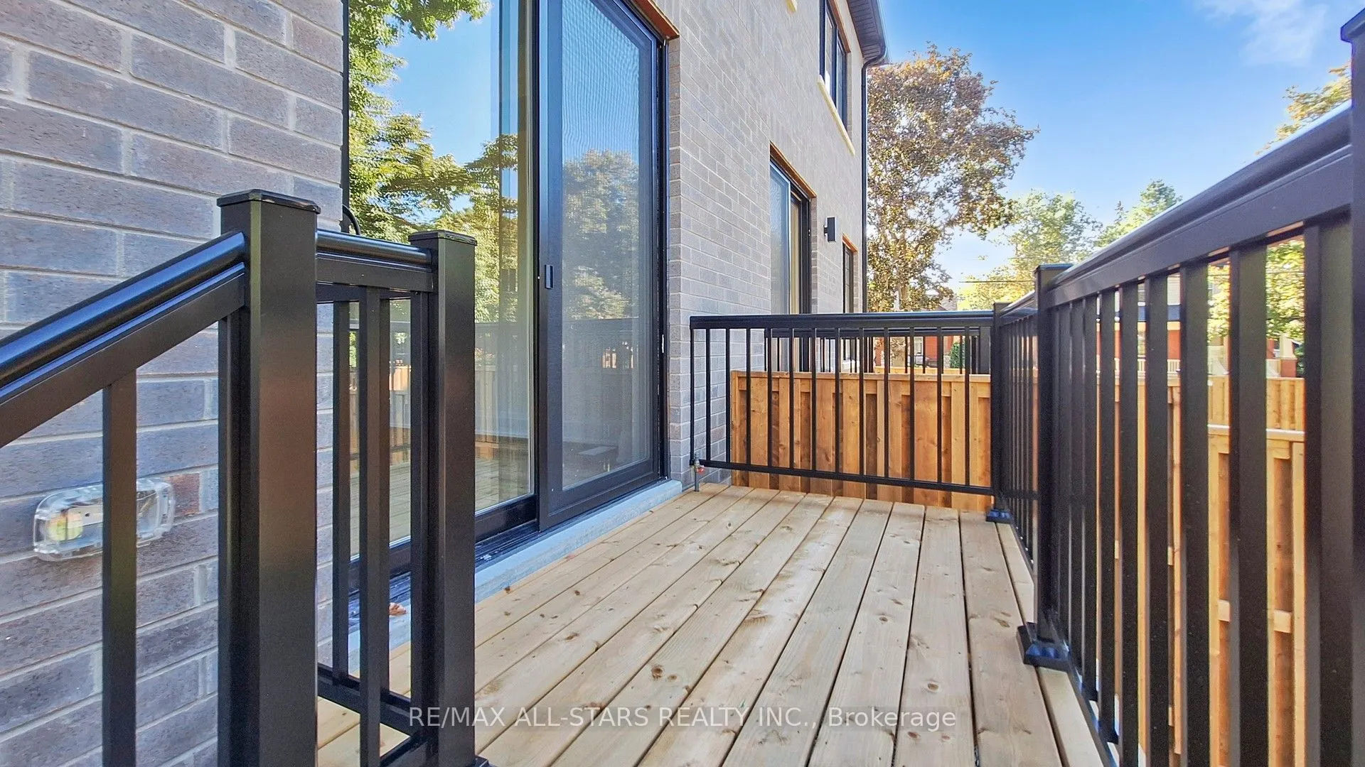 48 Third Avenue S