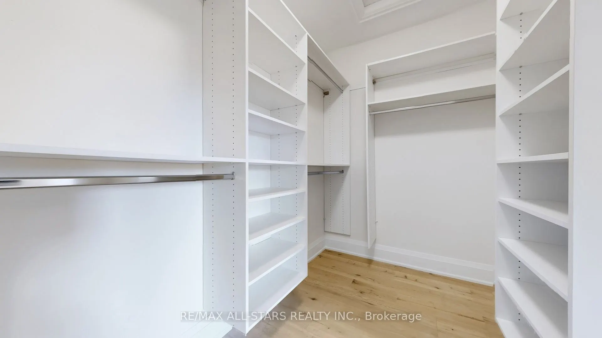 48 Third Avenue S