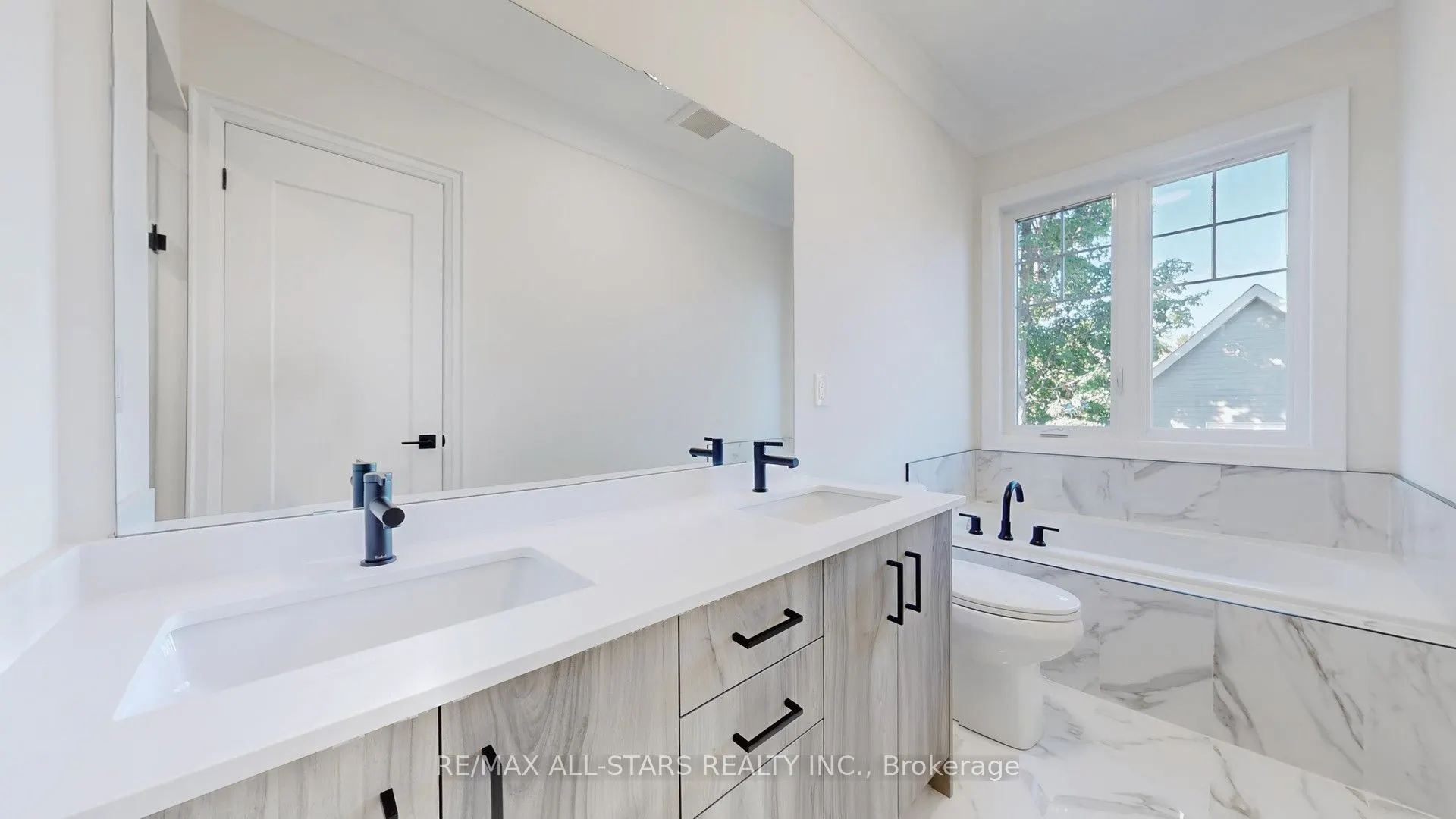 48 Third Avenue S