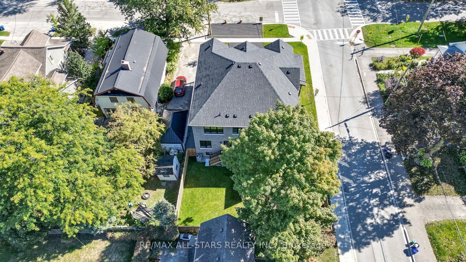 48 Third Avenue S