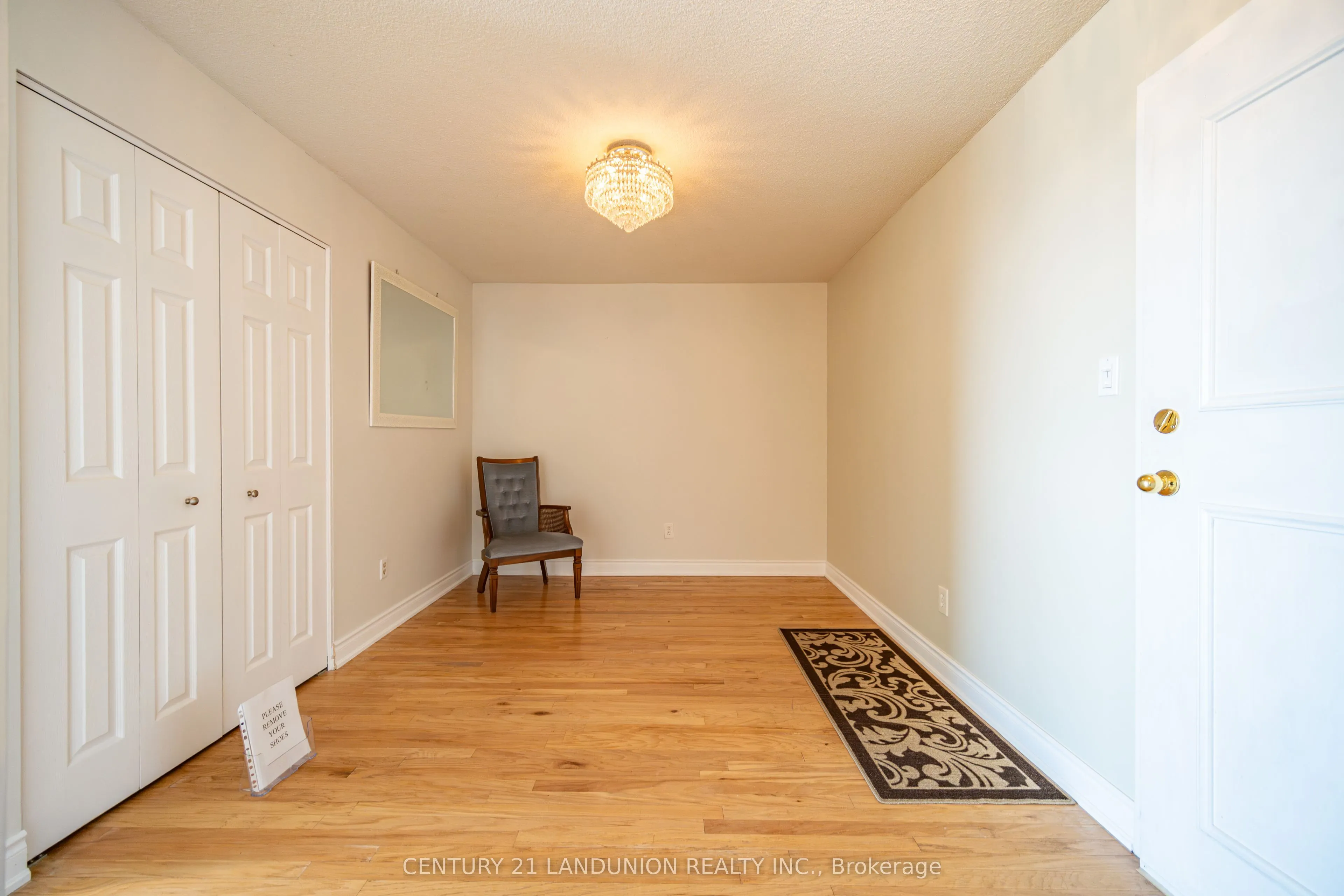 326 Major Mackenzie Drive E, #619