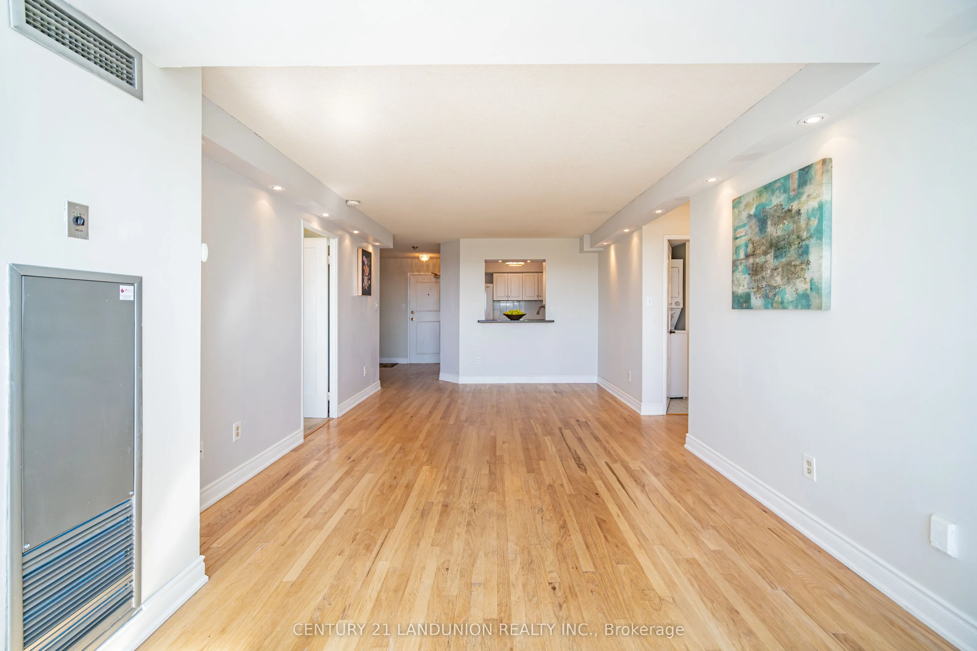 326 Major Mackenzie Drive E, #619