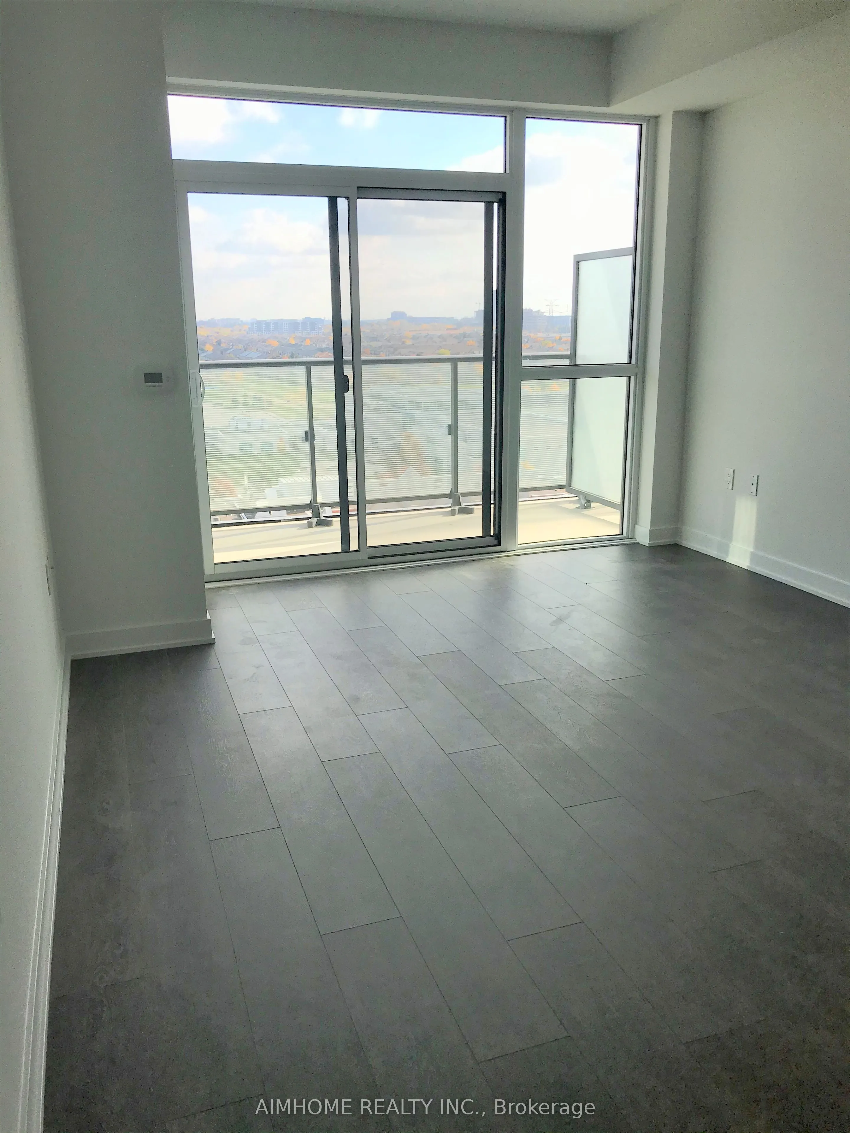 75 Oneida Crescent, #1105