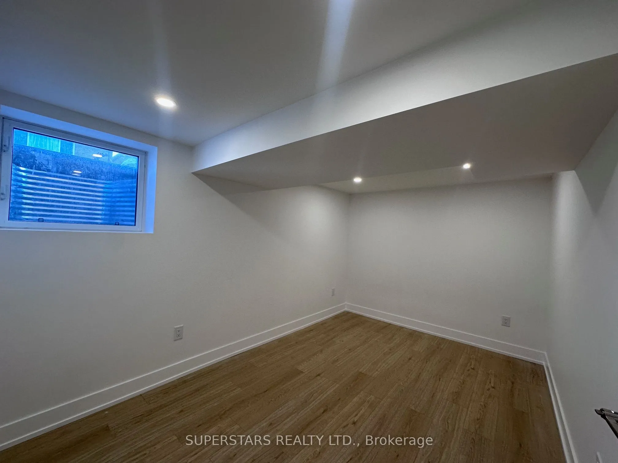 4 Galbraith Crescent, #Lower
