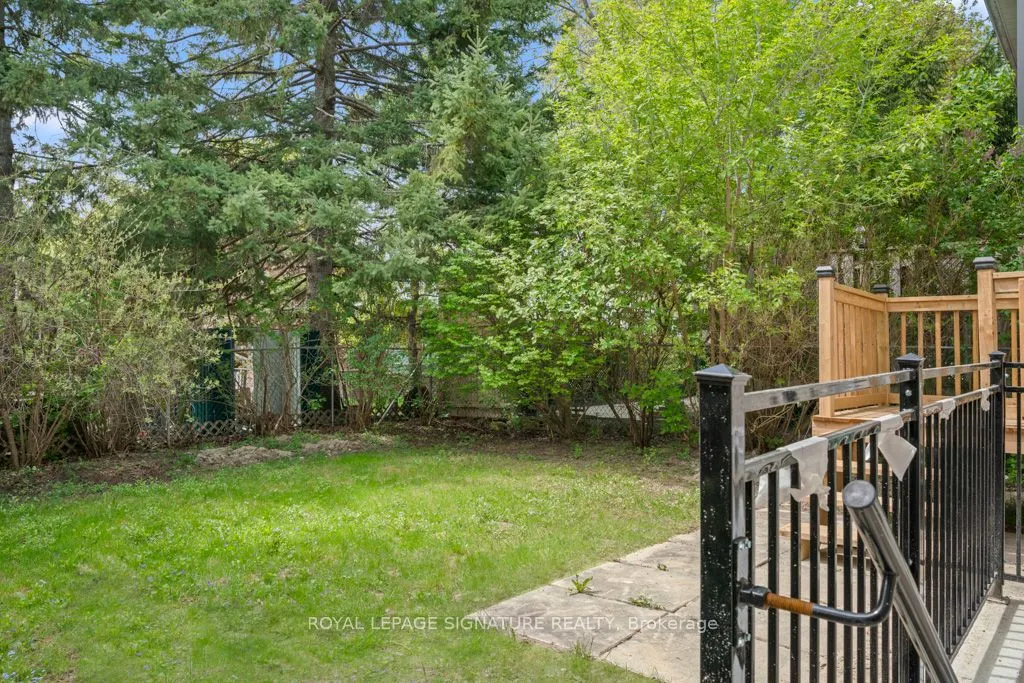 227 Thoms Crescent