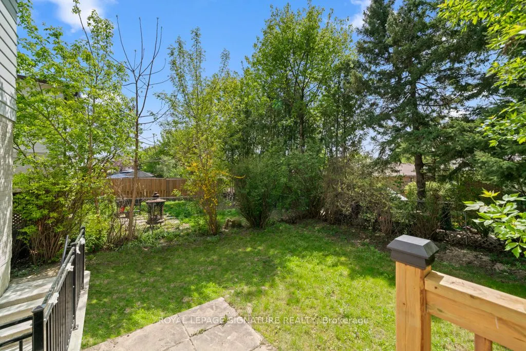 227 Thoms Crescent