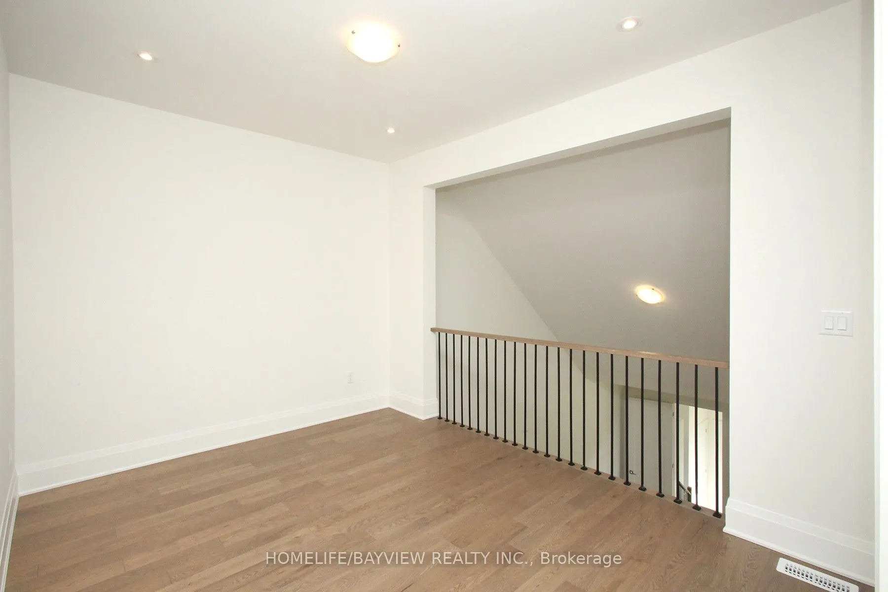 2 Vern Robertson Gate