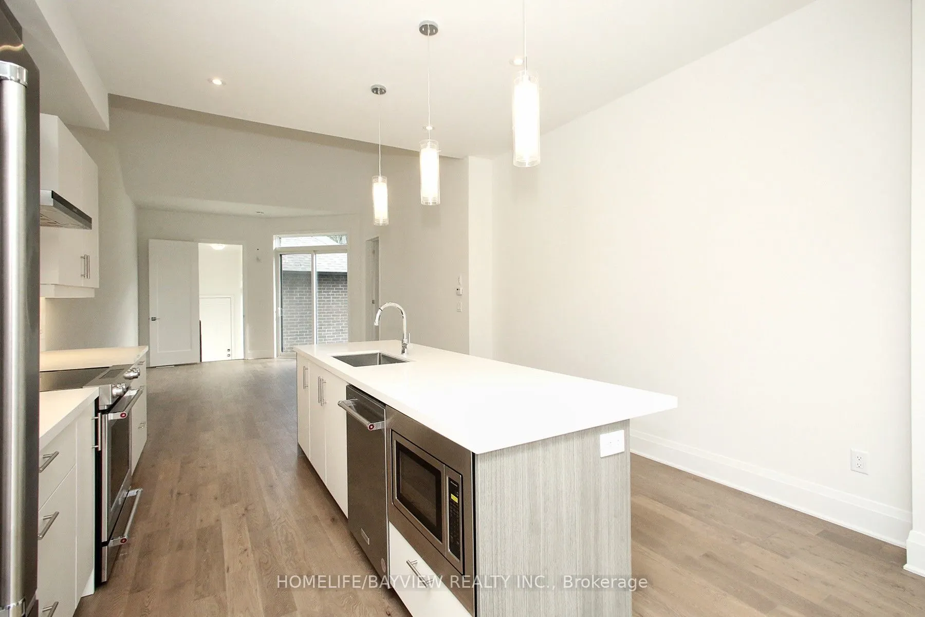 2 Vern Robertson Gate